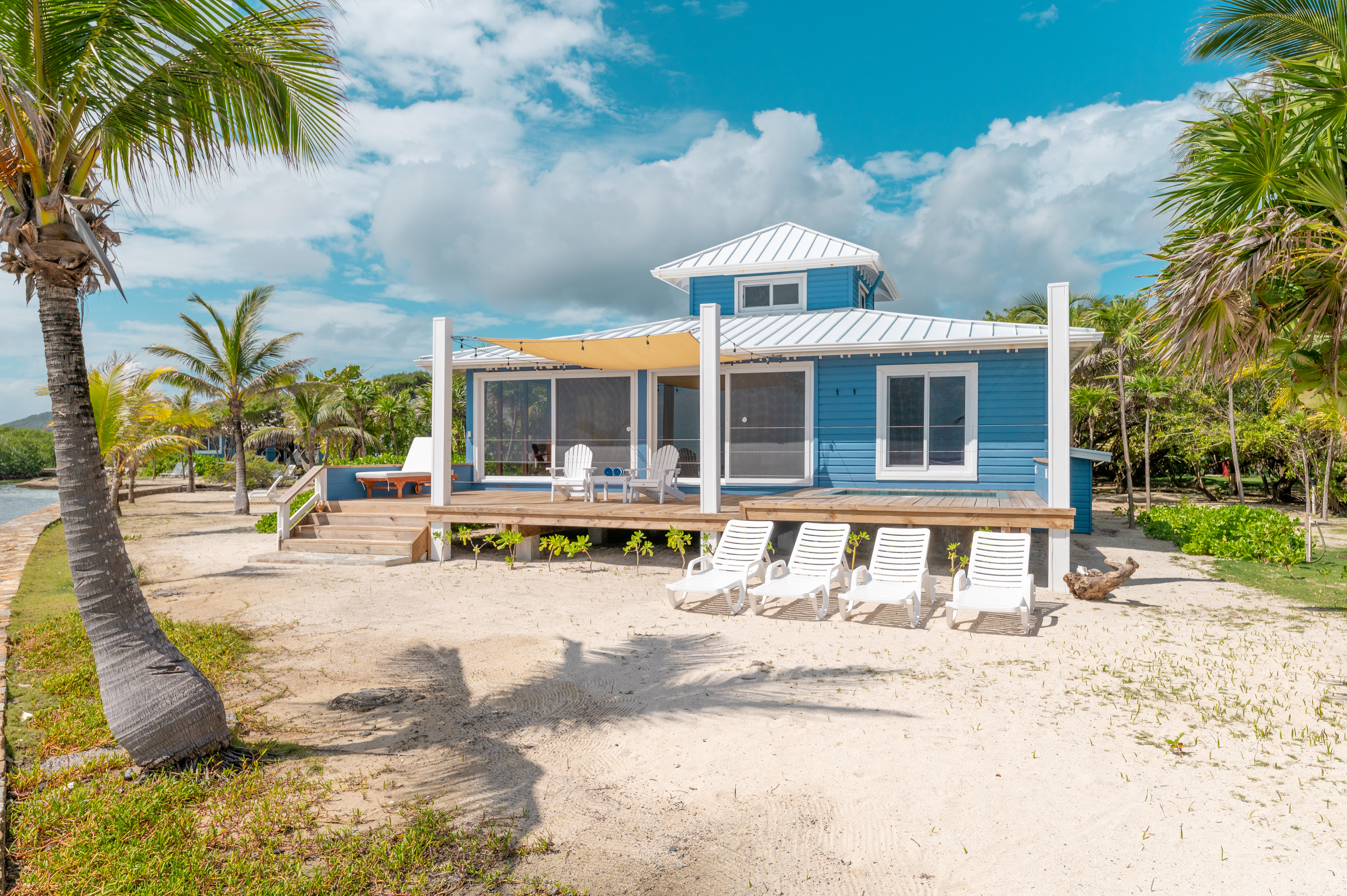 Barefoot Cay Resort, a family-friendly stay in Roatan