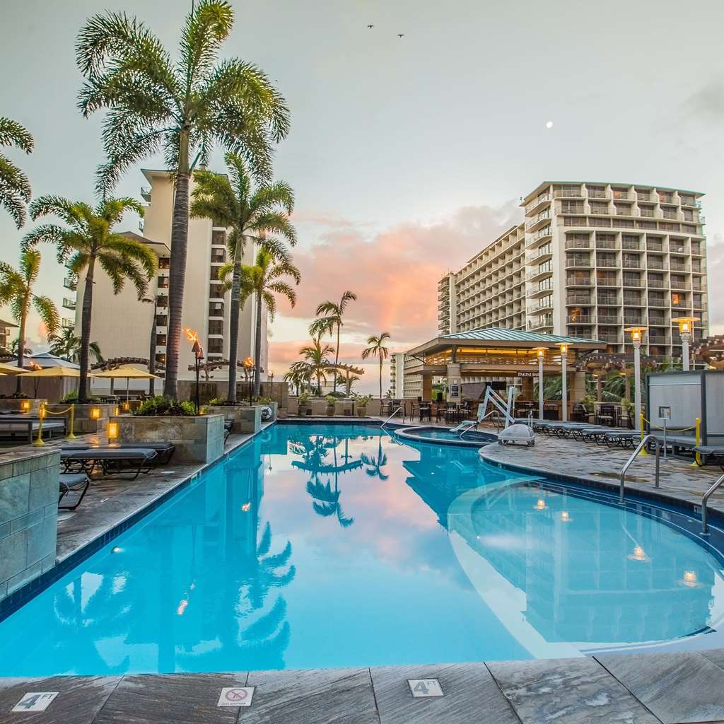 Embassy Suites by Hilton Waikiki Beach Walk, a family-friendly stay in Oahu