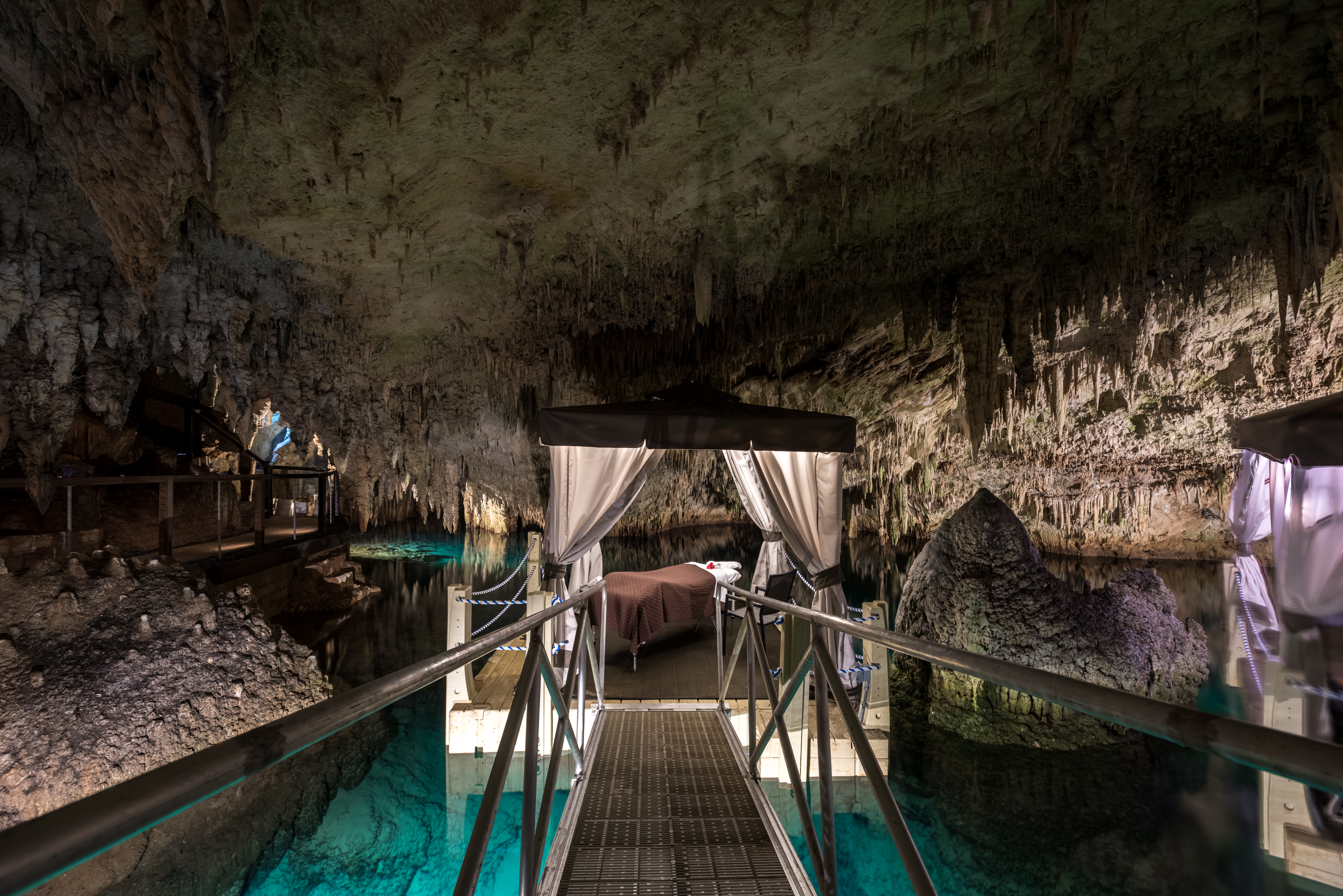 Grotto Bay Beach Resort, a family-friendly stay in Bermuda