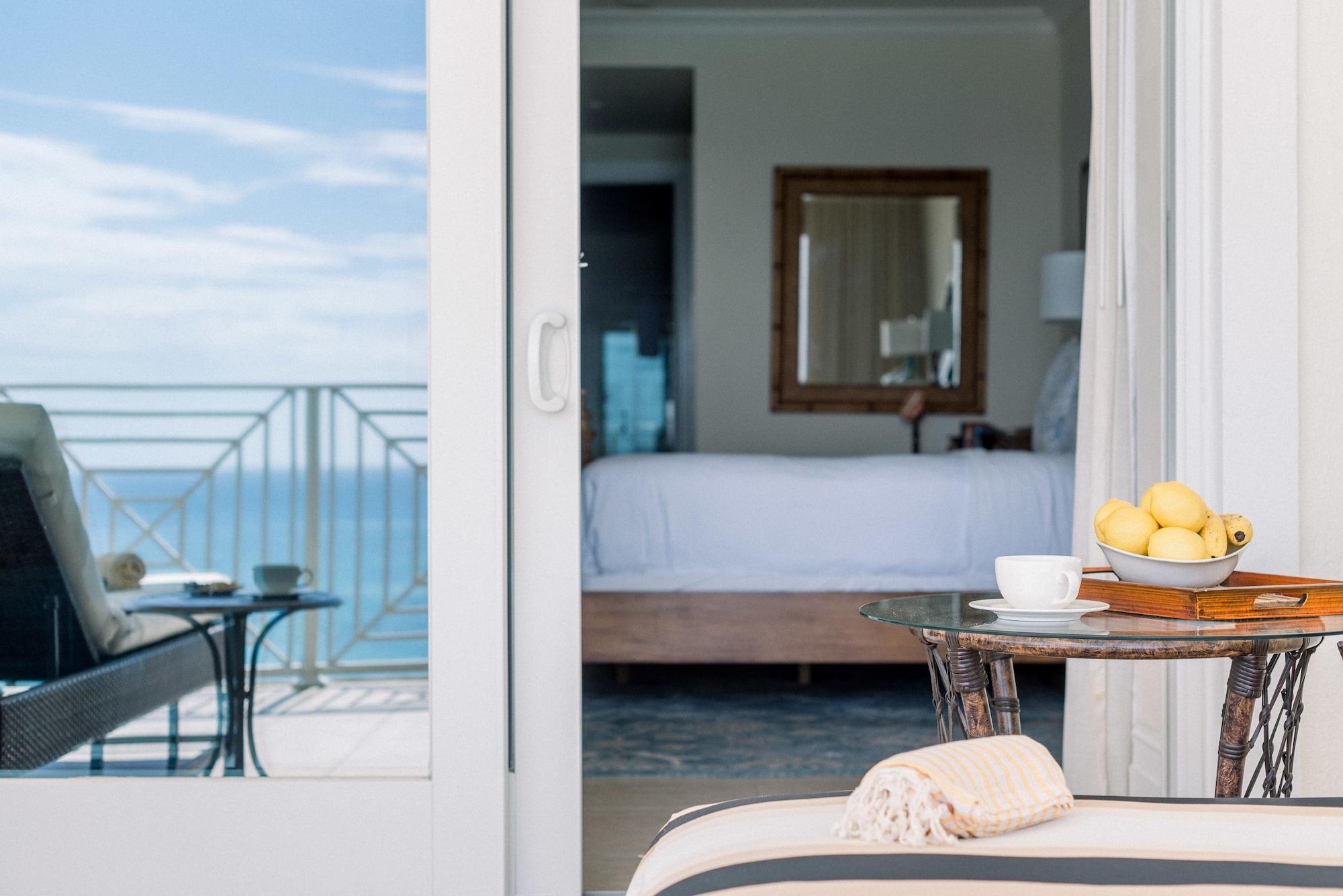 The Caribbean Club, a family-friendly stay in Cayman Islands