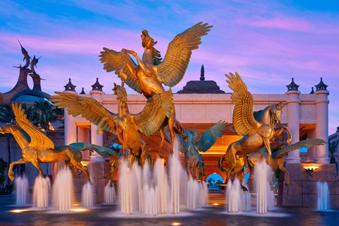 The Royal at Atlantis, Paradise Island, a family-friendly stay in Bahamas