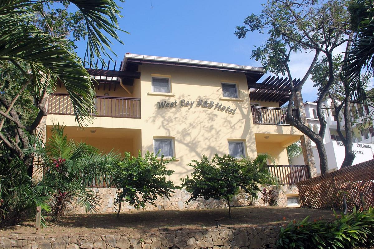 West Bay Lodge, a family-friendly stay in Roatan