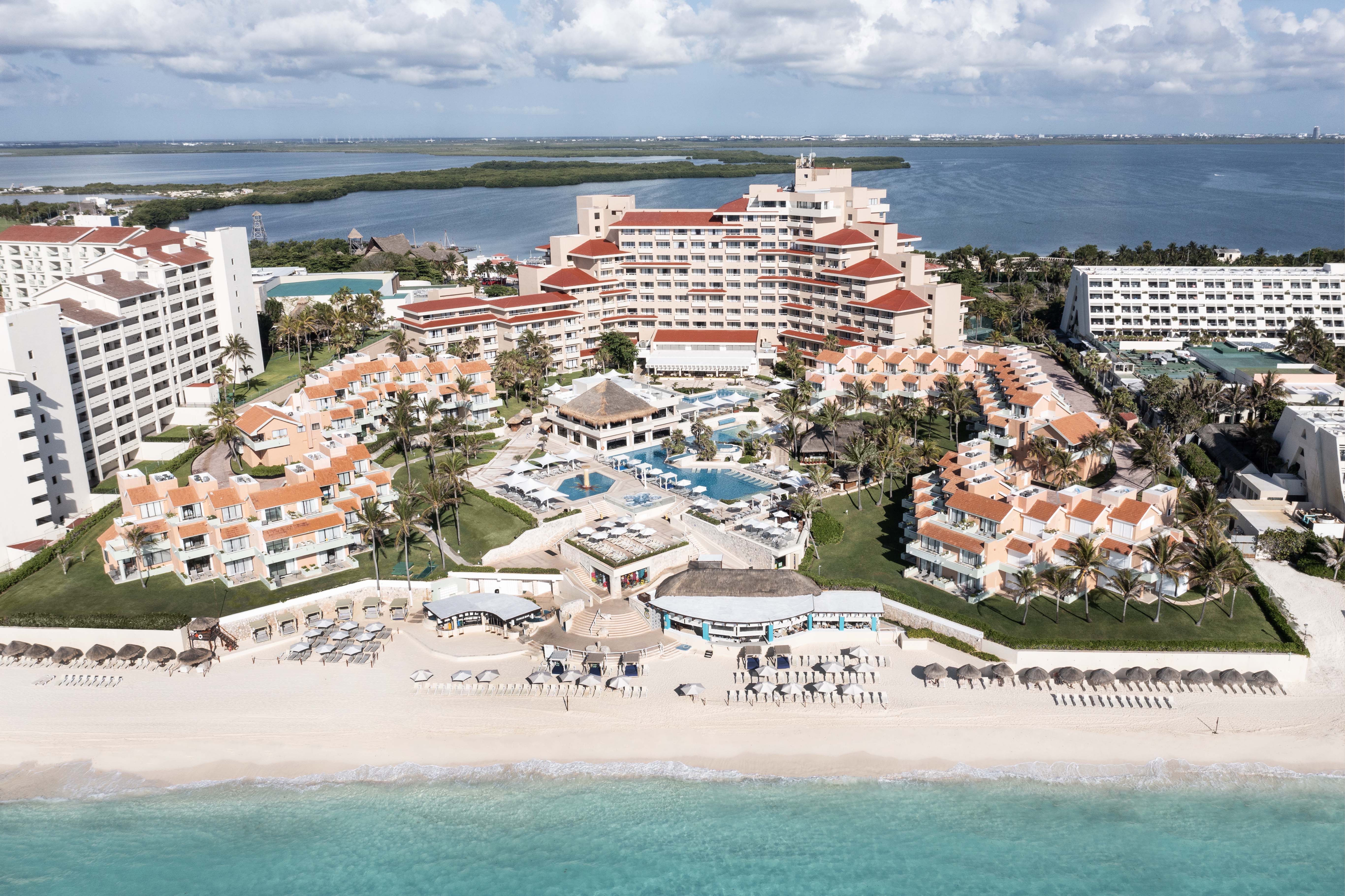 Wyndham Grand Cancun All Inclusive Resort & Villas, a family-friendly stay in Cancun